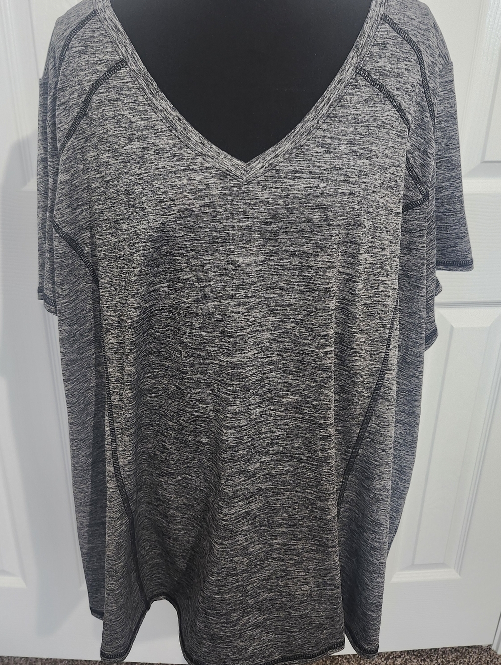 Lane Bryant Size 22/24 Gray V-neck Livi Wicking  Short Sleeve Active wear Top